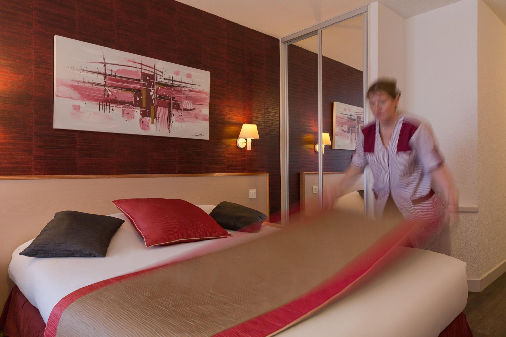 Logis Hotel Arc En Ciel โทนง-เลส์-แบงส์ ภายนอก รูปภาพ