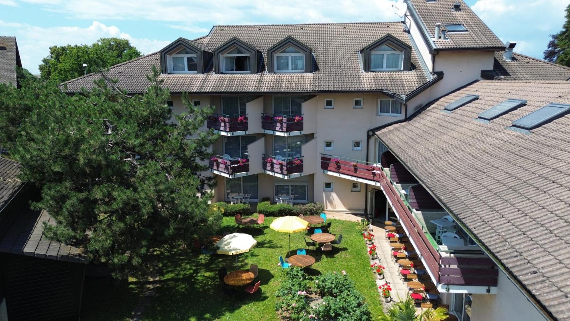 Logis Hotel Arc En Ciel โทนง-เลส์-แบงส์ ภายนอก รูปภาพ