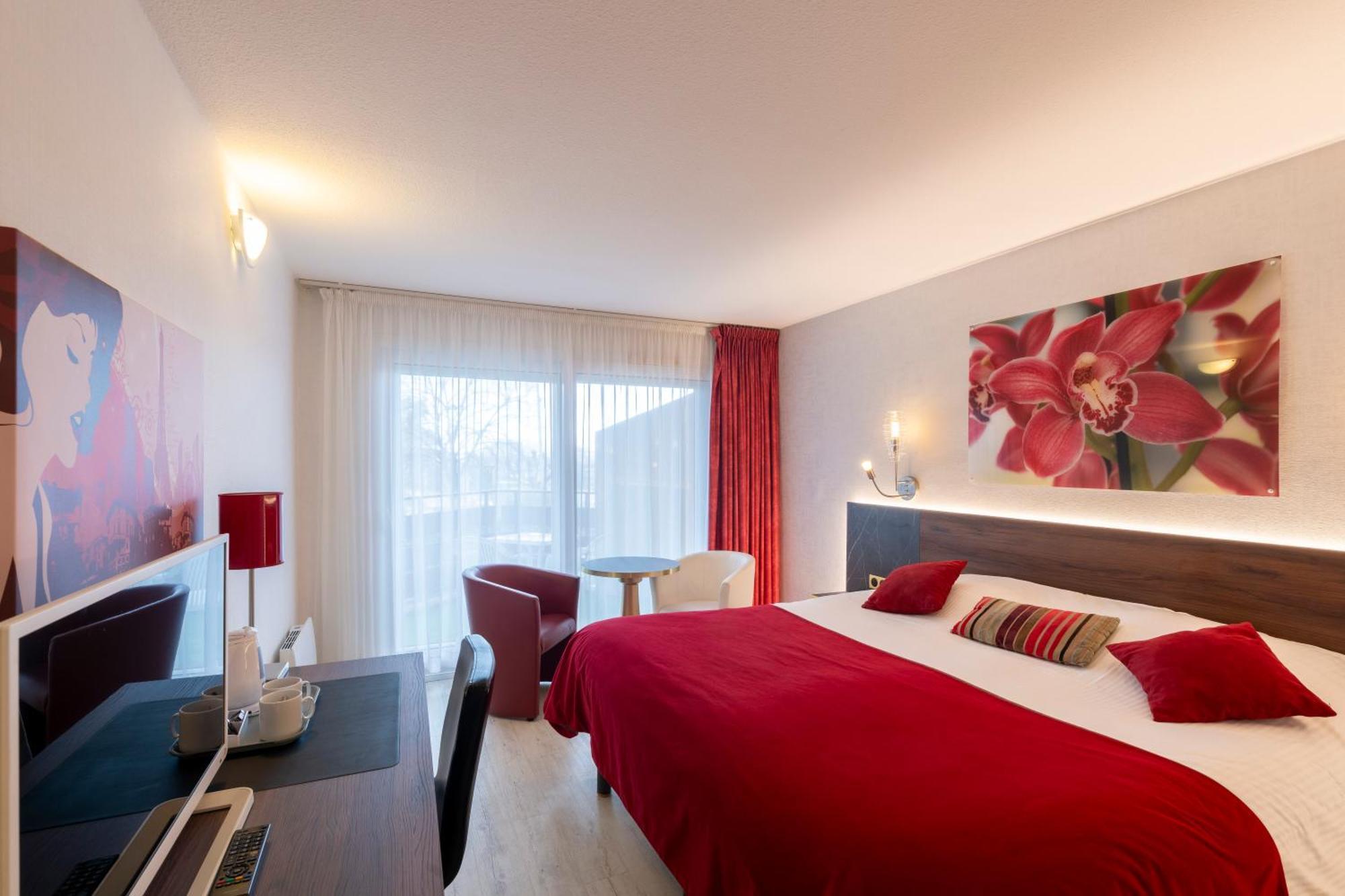 Logis Hotel Arc En Ciel โทนง-เลส์-แบงส์ ภายนอก รูปภาพ
