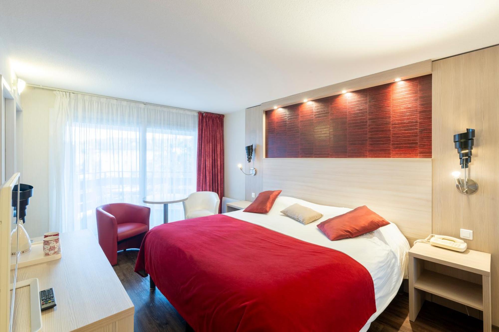 Logis Hotel Arc En Ciel โทนง-เลส์-แบงส์ ภายนอก รูปภาพ
