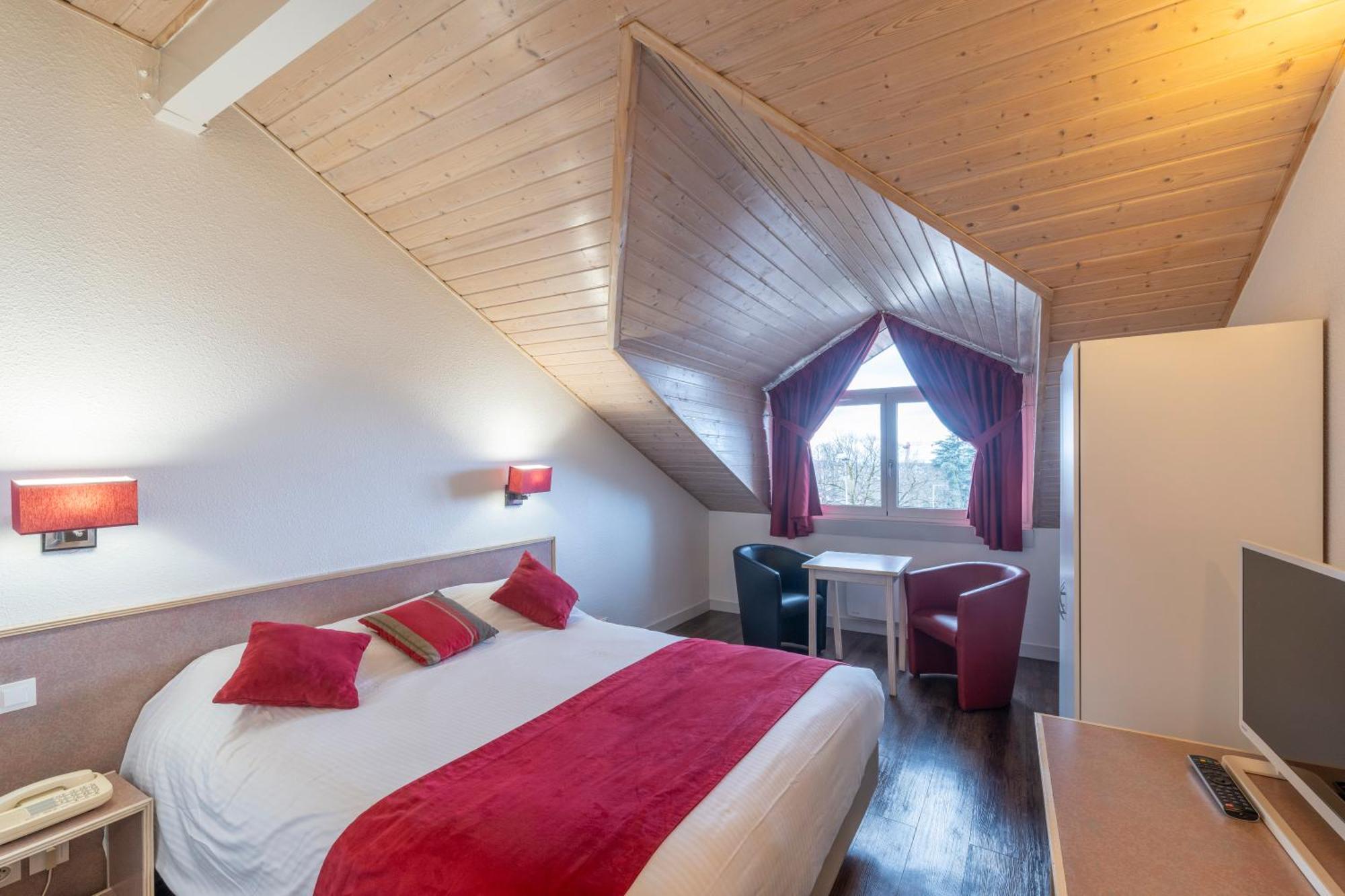 Logis Hotel Arc En Ciel โทนง-เลส์-แบงส์ ภายนอก รูปภาพ