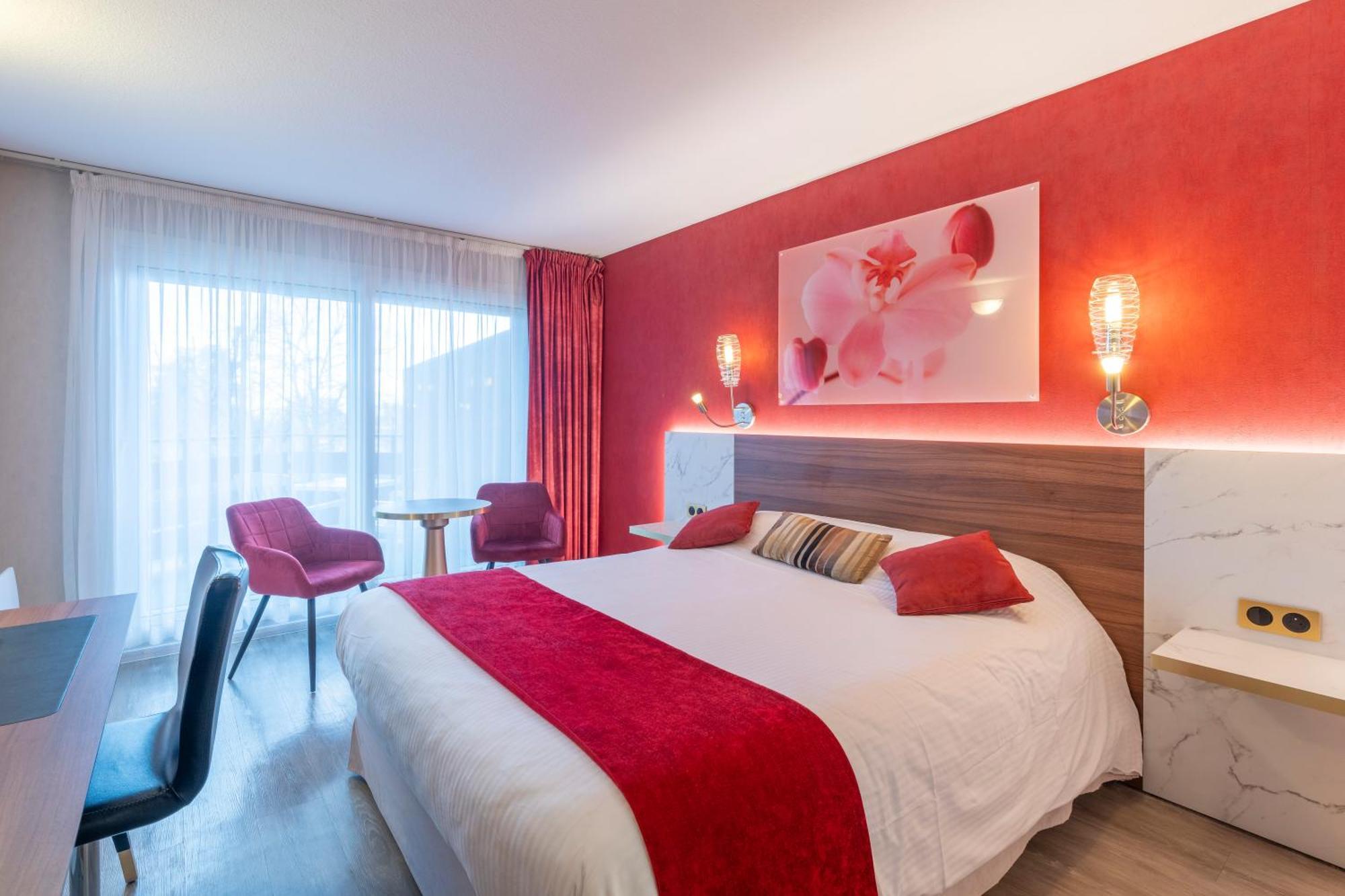 Logis Hotel Arc En Ciel โทนง-เลส์-แบงส์ ภายนอก รูปภาพ
