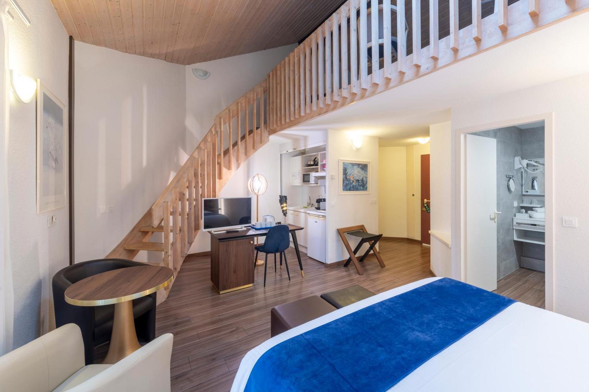 Logis Hotel Arc En Ciel โทนง-เลส์-แบงส์ ภายนอก รูปภาพ